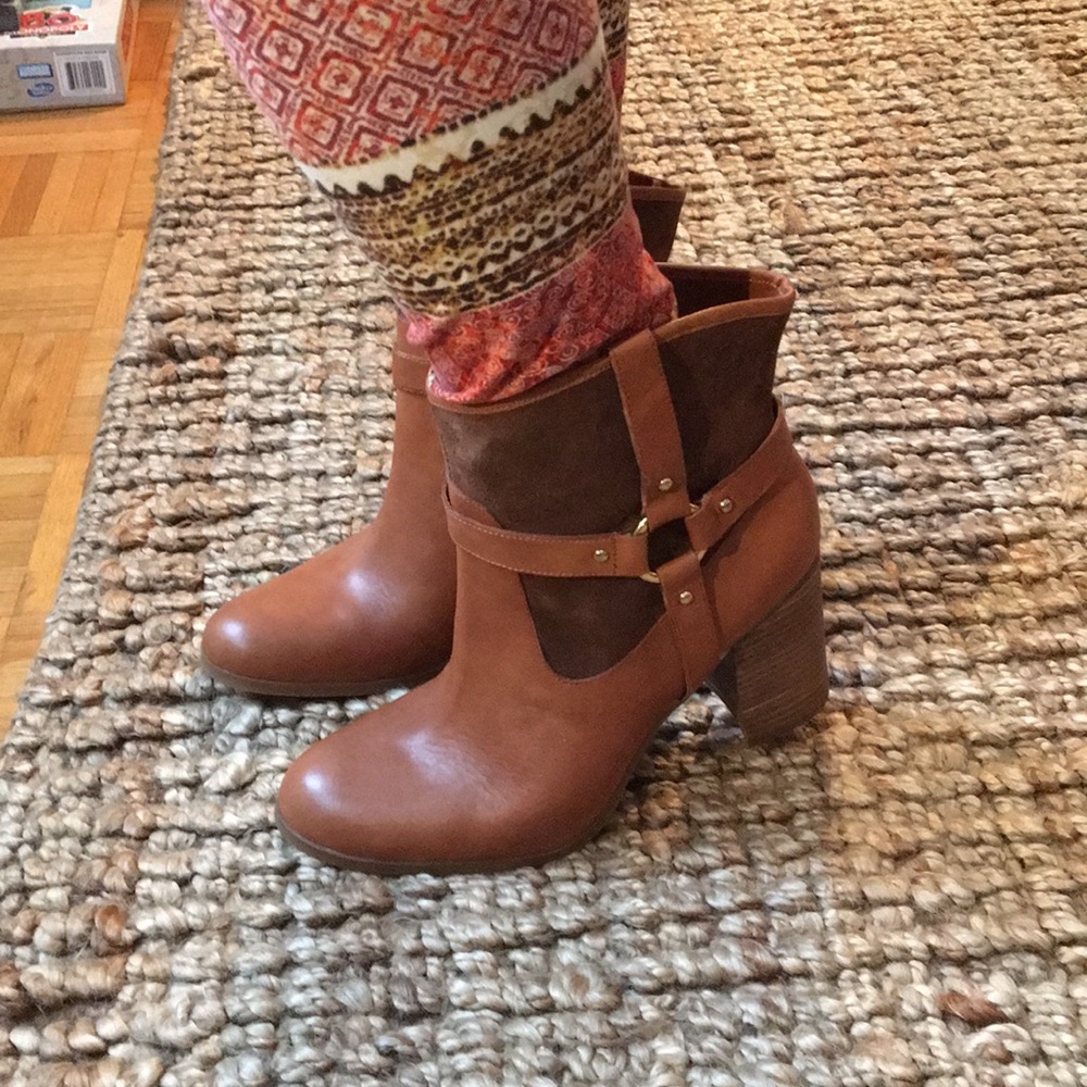 Chic brown boots - NEW